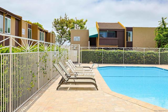 3454 Castle Glen Dr., San Diego CA: https://media.crmls.org/mediaz/dec5bd03-54de-4705-8735-db847bd621df.jpg