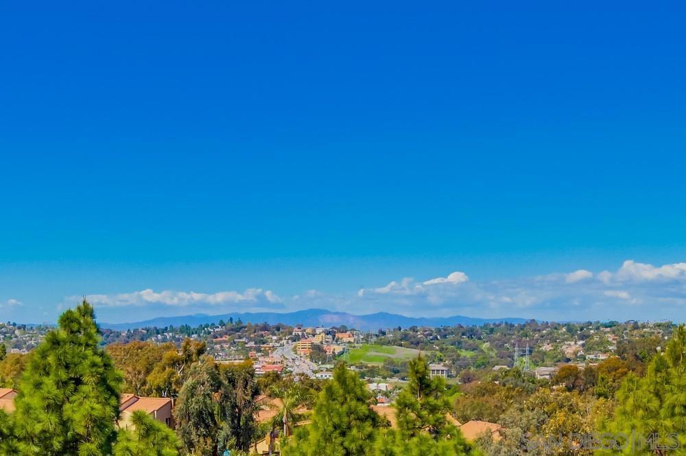 https://media.crmls.org/mediaz/dec5ff67-7cc1-4b9b-8a24-3e5e662e6eb0.jpg?preset=X-Large