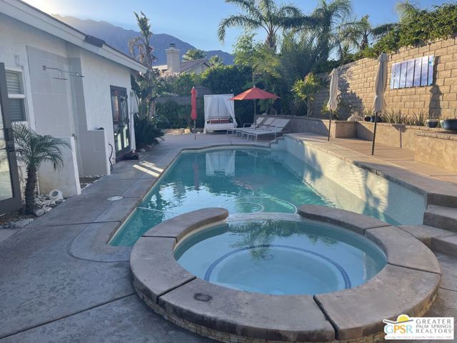 1596 Sabita Way, Palm Springs CA: https://media.crmls.org/mediaz/dec67a23-832d-4997-bb33-e0fb8a3e0a29.jpg