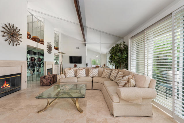 76702 Daffodil Drive, Palm Desert CA: https://media.crmls.org/mediaz/dec695d9-1afd-4e1b-96ac-fc4426ce378f.jpg