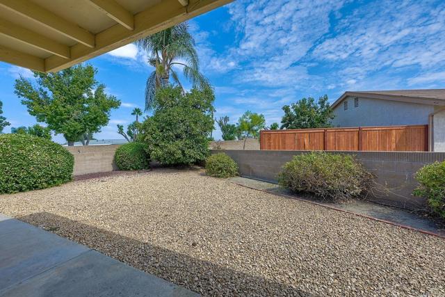 Detail Gallery Image 32 of 41 For 2219 El Rancho Cir, Hemet,  CA 92545 - 2 Beds | 2 Baths