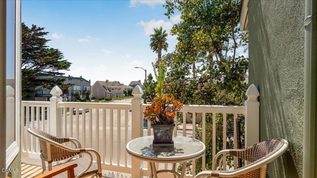 1230 Mandalay Beach Road, Oxnard CA: https://media.crmls.org/mediaz/dec6f62c-46de-4a0f-8f3b-f113826aee7b.jpg