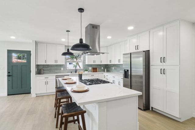 3243 Carolyn Circle, Oceanside CA: https://media.crmls.org/mediaz/dec75867-9de0-4652-9729-b8c292bdbafe.jpg