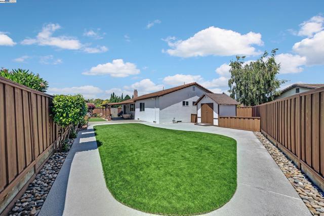 2611 Quail Ct., Union City CA: https://media.crmls.org/mediaz/dec75fe3-75df-4073-8a2a-eb3e35324b01.jpg