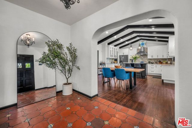 1423 Warnall Avenue, Los Angeles CA: https://media.crmls.org/mediaz/dec76c9c-f044-42dd-a4d8-ef5bb736c9b6.jpg