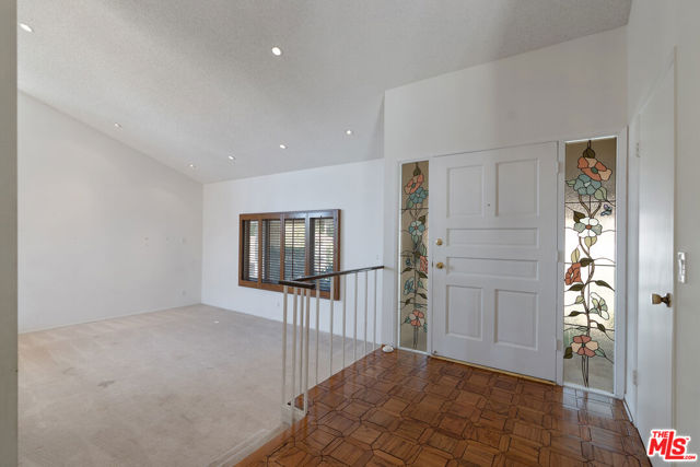 1943 Stonesgate Street, Westlake Village CA: https://media.crmls.org/mediaz/dec78f94-5cb6-4ba6-a7eb-502bfba90e8c.jpg