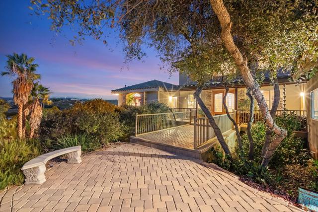 18351 WOODS HILL, Ramona CA: https://media.crmls.org/mediaz/dec8b06e-cb93-47c3-860a-45d1d3ef5e3b.jpg