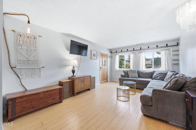 Detail Gallery Image 5 of 26 For 2659 Elizondo Ave, Simi Valley,  CA 93065 - 4 Beds | 2 Baths