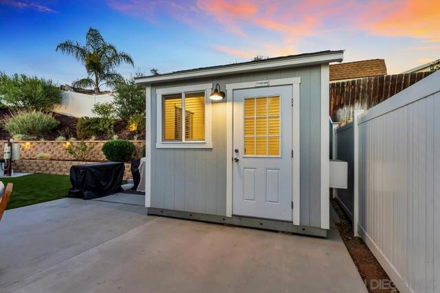 13533 Mora Cir, Poway CA: https://media.crmls.org/mediaz/dec96867-bef0-47d3-99a6-02e00884b9ec.jpg