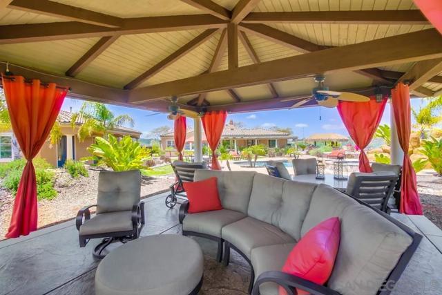 14190 Green Valley Ct, San Diego CA: https://media.crmls.org/mediaz/dec9adf9-eaa2-4a77-b386-6ceeea213bee.jpg