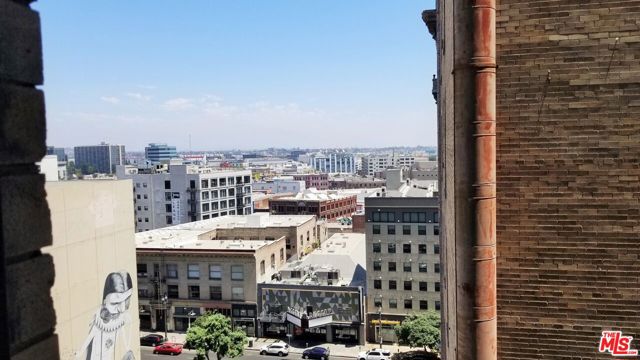 460 S Spring Street, Los Angeles CA: https://media.crmls.org/mediaz/deca022b-dbd2-4557-a449-922ced9fa98d.jpg
