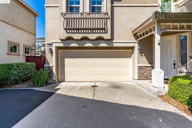 569 Primitivo Ct, Fairfield CA: https://media.crmls.org/mediaz/deca9b11-804a-4853-9a45-08ebc95062f5.jpg