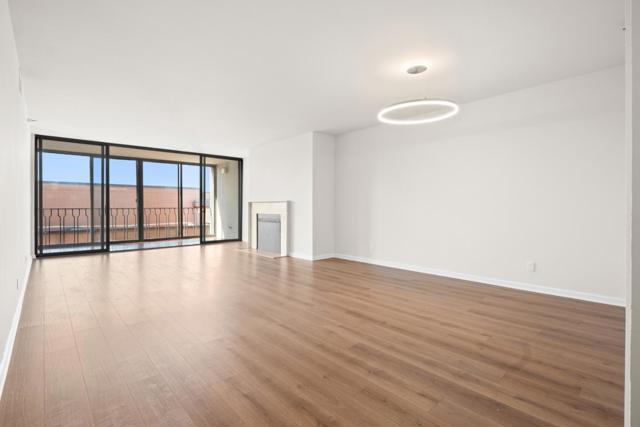 555 Laurel Avenue, San Mateo CA: https://media.crmls.org/mediaz/decb61df-2bcb-4893-a5cc-02ea375cb8e0.jpg