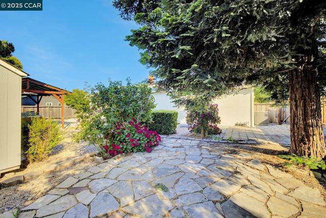 166 Madelia Place, San Ramon CA: https://media.crmls.org/mediaz/decbe4b8-7667-4742-880a-9c86156b9676.jpg