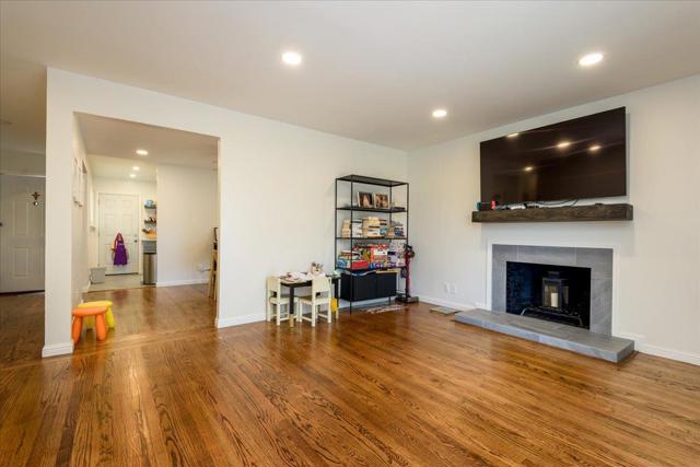 1089 Annapolis Drive, San Mateo CA: https://media.crmls.org/mediaz/decbf3f1-53d8-4448-b3e3-68b4e7d12568.jpg