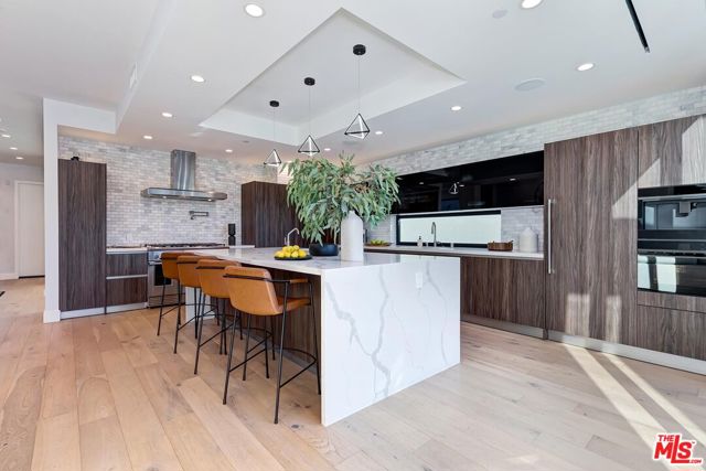 489 S Willaman Drive, Los Angeles CA: https://media.crmls.org/mediaz/decc25a9-6eaa-4635-a6e9-75af3b1ecbd0.jpg