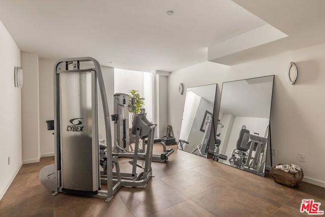 12443 W Sunset Boulevard, Los Angeles CA: https://media.crmls.org/mediaz/decc36e3-939f-46af-a530-6f202c56edf2.jpg