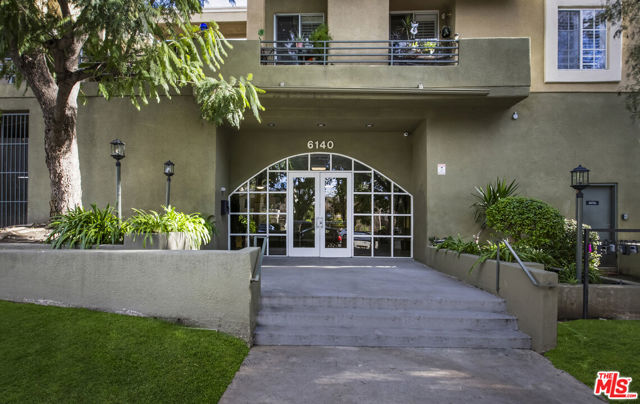 6140 Monterey Road, Los Angeles CA: https://media.crmls.org/mediaz/decc549c-295a-40e3-bd02-48d8aa7b918f.jpg
