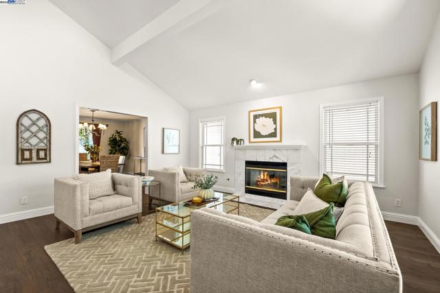 3746 La Costa Ave, Castro Valley CA: https://media.crmls.org/mediaz/decc5827-6945-4d27-b8ce-61d2ff2739d2.jpg