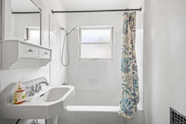 1205 Park Row, La Jolla CA: https://media.crmls.org/mediaz/decc6f9b-33b9-4bdd-9add-b7f391eb9e81.jpg