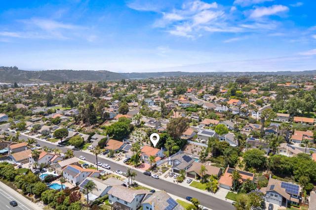 2702 Jacaranda Avenue, Carlsbad CA: https://media.crmls.org/mediaz/deccfcfe-ee8b-46d1-9258-7779a50dcbc6.jpg