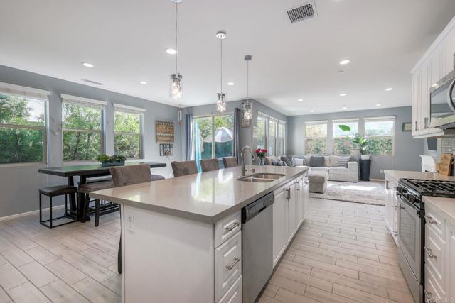 Detail Gallery Image 11 of 53 For 662 Gemstone Dr, San Marcos,  CA 92078 - 5 Beds | 3 Baths