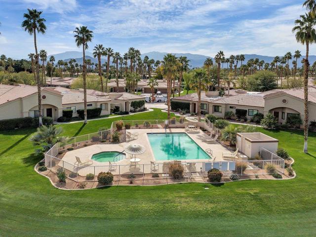 76205 Impatiens Circle, Palm Desert CA: https://media.crmls.org/mediaz/dece2931-616c-480a-934a-d85ab9490382.jpg