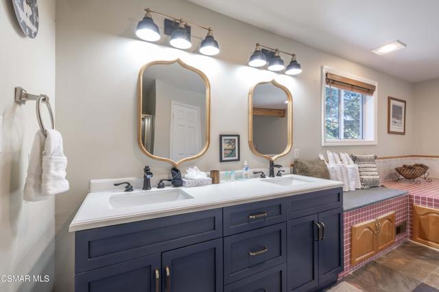 852 Cameron Drive, Big Bear CA: https://media.crmls.org/mediaz/dece34d3-6da9-4c8d-9e73-485c5c43bcc0.jpg