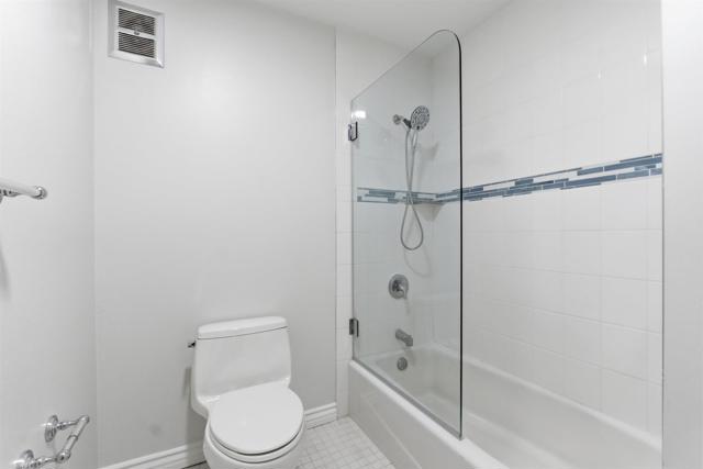 2388 Altisma Way, Carlsbad CA: https://media.crmls.org/mediaz/decf151d-879b-4ba4-be51-e518f4f08336.jpg