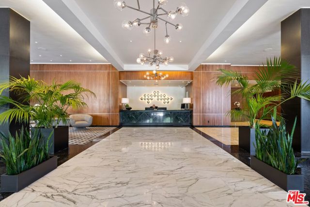 1100 Alta Loma Road, West Hollywood CA: https://media.crmls.org/mediaz/decf4f7c-b781-4bfc-8065-4871da0e68e1.jpg