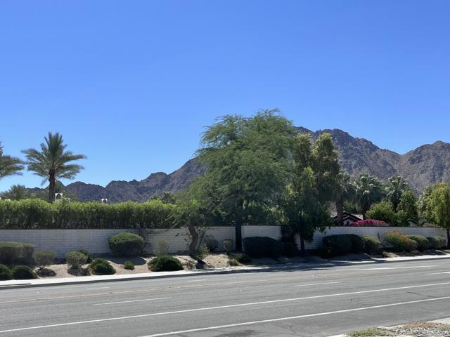 0 Avenida Bermudas, La Quinta CA: https://media.crmls.org/mediaz/ded053ea-edb8-49d2-8067-6cff2e95735a.jpg