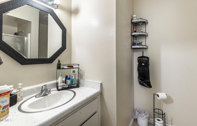 1859 Kentucky Street, Bakersfield CA: https://media.crmls.org/mediaz/ded06477-0073-4d85-aa7d-f8b81d13b533.jpg