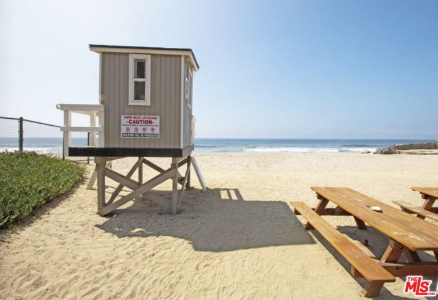 6236 Trancas Canyon Road, Malibu CA: https://media.crmls.org/mediaz/ded0b77c-85ad-4e9e-a16b-acfb508ef9fc.jpg