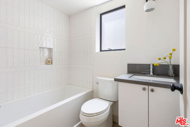 172 S Avenue 58, Los Angeles CA: https://media.crmls.org/mediaz/ded1c5df-4a6d-4654-a63f-18ae6d1e6882.jpg