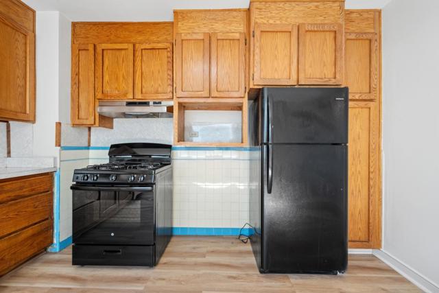 1615 La Salle Avenue, San Francisco CA: https://media.crmls.org/mediaz/ded1f156-83ea-4e28-ae4a-f58daf82b04b.jpg