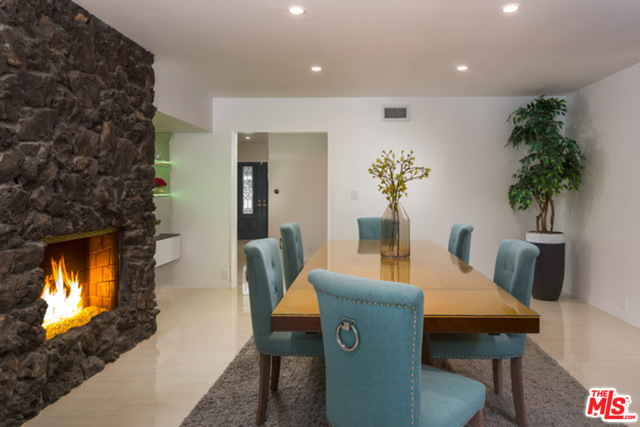 774 N KENTER Avenue, Los Angeles CA: https://media.crmls.org/mediaz/ded24229-945f-4ea8-b5f1-1815c4f2039c.jpg