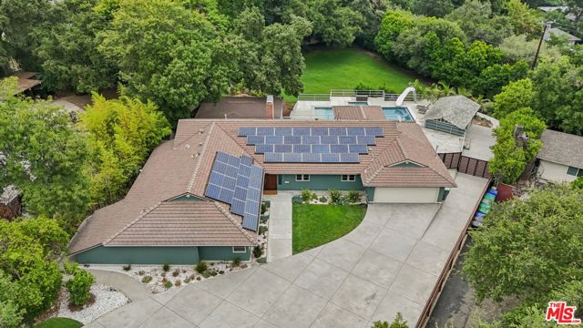 240 Oakhurst Lane, Arcadia CA: https://media.crmls.org/mediaz/ded2674b-7ef3-4595-b8f4-521cf97fd054.jpg