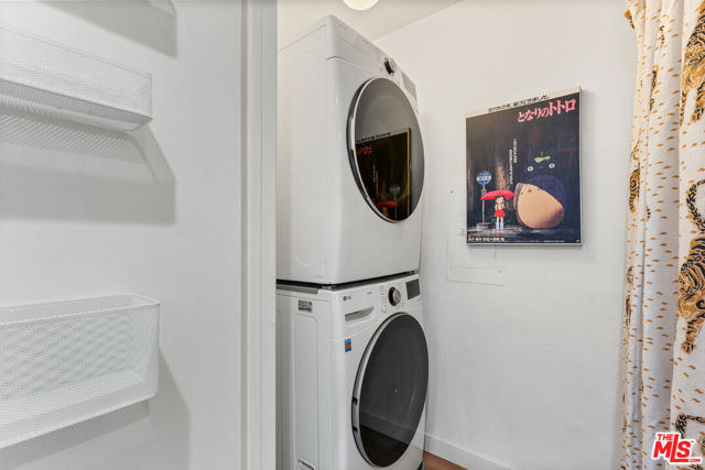 1500 Camden Avenue, Los Angeles CA: https://media.crmls.org/mediaz/ded27abc-2b94-4557-ba7e-222151fefac9.jpg