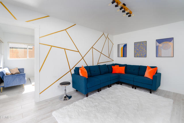 3086 Grove Street, Ventura CA: https://media.crmls.org/mediaz/ded370b4-cfc8-4953-8c7c-47dfa933af1f.jpg