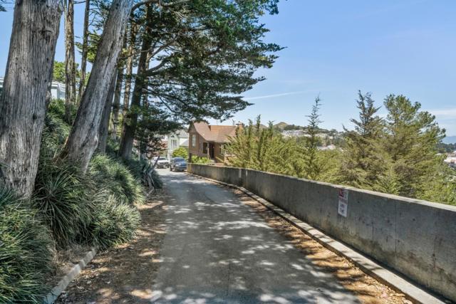 285 Edgehill Way, San Francisco CA: https://media.crmls.org/mediaz/ded38def-7df6-446d-95be-0f7193a2a017.jpg