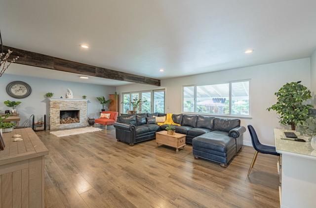 29 Karen Drive, Watsonville CA: https://media.crmls.org/mediaz/ded3aba9-c940-456f-bffc-8e88717b90b6.jpg