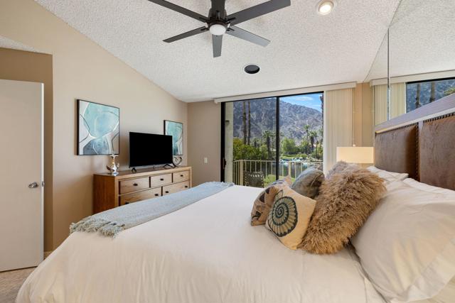 79822 Olympia Fields, La Quinta CA: https://media.crmls.org/mediaz/ded3ffc2-577d-499b-8d37-881ddce517d9.jpg