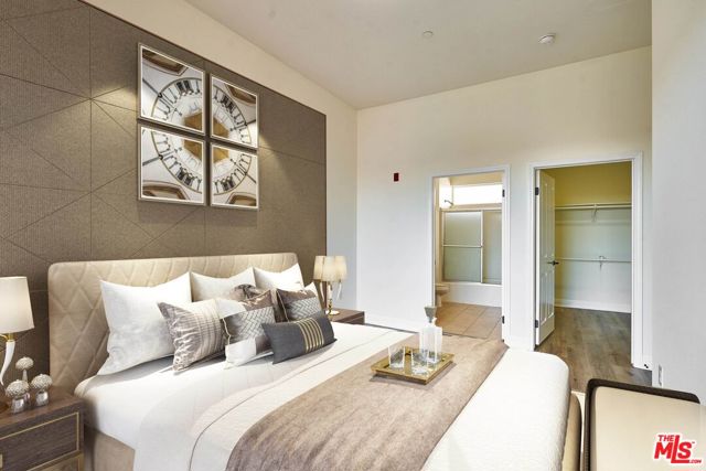 345 S Gramercy Place, Los Angeles CA: https://media.crmls.org/mediaz/ded4c179-c3dc-4b91-9def-46ed6d41492c.jpg