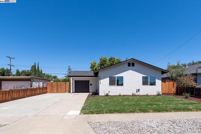40186 Barbara St, Fremont CA: https://media.crmls.org/mediaz/ded4cec3-f4b7-4636-8b69-c05698b8d912.jpg