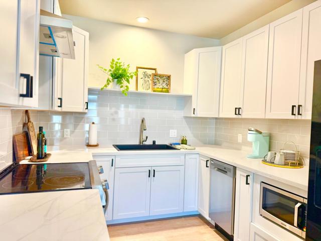 400 San Benito St, Hollister CA: https://media.crmls.org/mediaz/ded55156-4c5f-4aa8-a63d-7a57da8a8e09.jpg