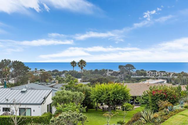 640 W Solana Circle, Solana Beach CA: https://media.crmls.org/mediaz/ded63f77-477b-47e5-949a-af892bed7c79.jpg
