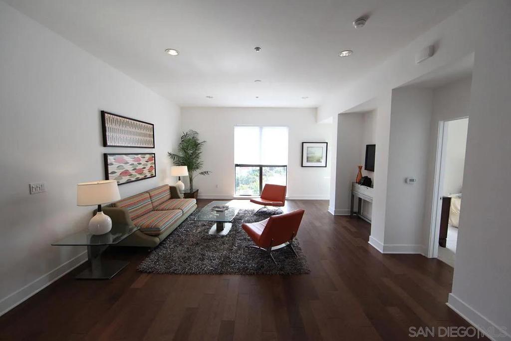 402 Rockefeller #306