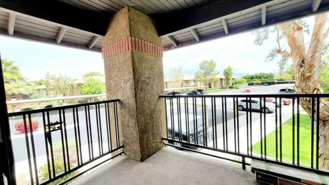 31200 Landau Boulevard, Cathedral City CA: https://media.crmls.org/mediaz/ded7a07f-81e6-497a-81de-5c7dfeade615.jpg