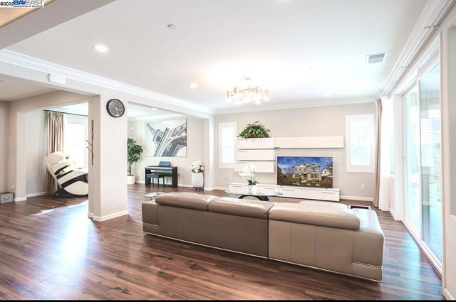 2239 Jessica Way, Tracy CA: https://media.crmls.org/mediaz/ded83895-47af-4d50-9e8c-06ca00cb01dd.jpg
