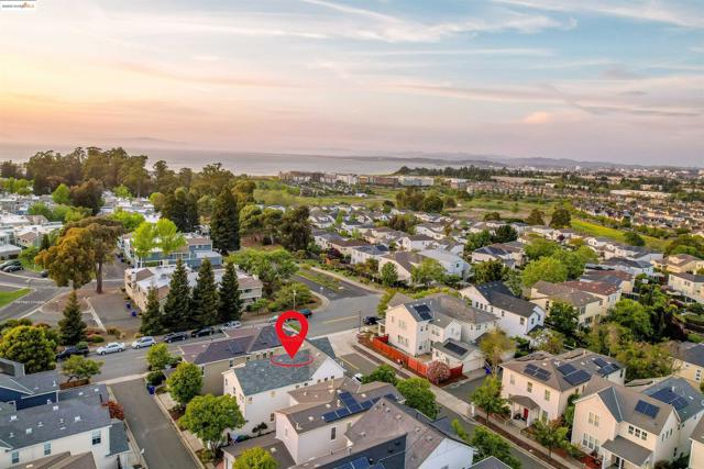 1165 Cottage Ln, Hercules CA: https://media.crmls.org/mediaz/ded874de-8536-4b82-9823-fc33356b0009.jpg